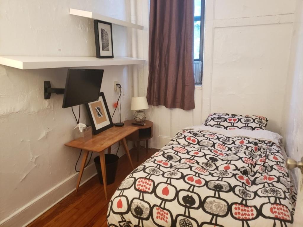 Private Room In East Village Apartment Ню Йорк Екстериор снимка