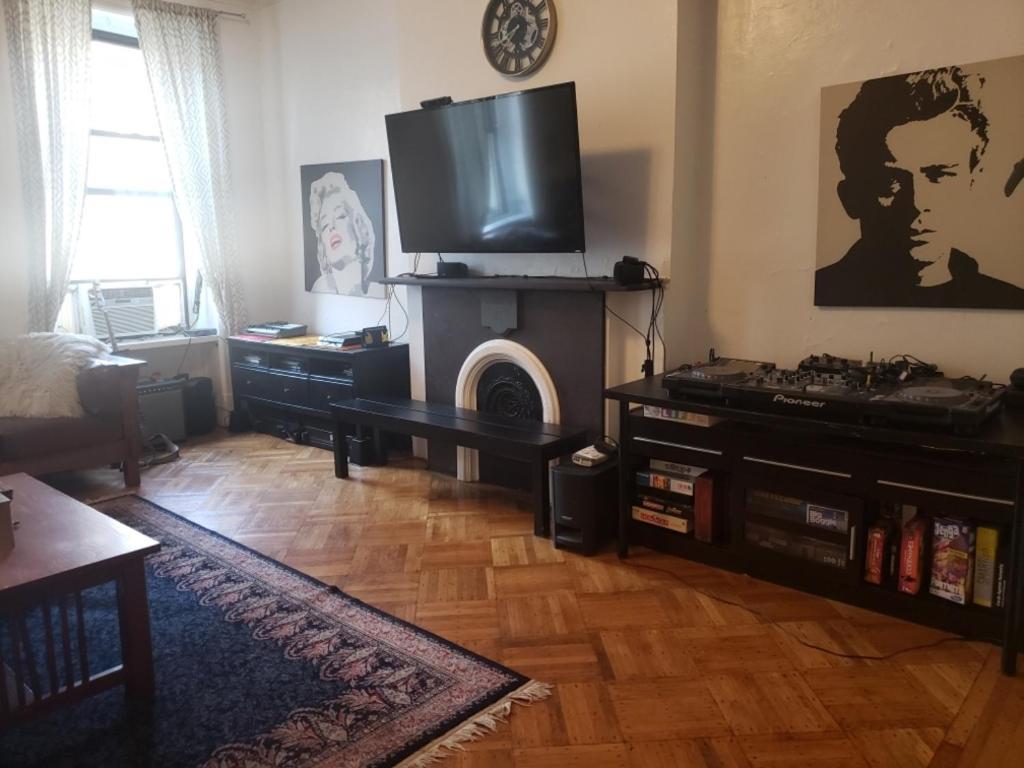 Private Room In East Village Apartment Ню Йорк Екстериор снимка
